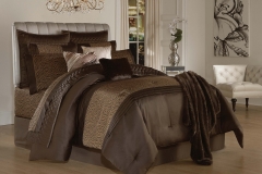 Kourtney-Kardashian-Home-Kollection-Bedding-3000x2400